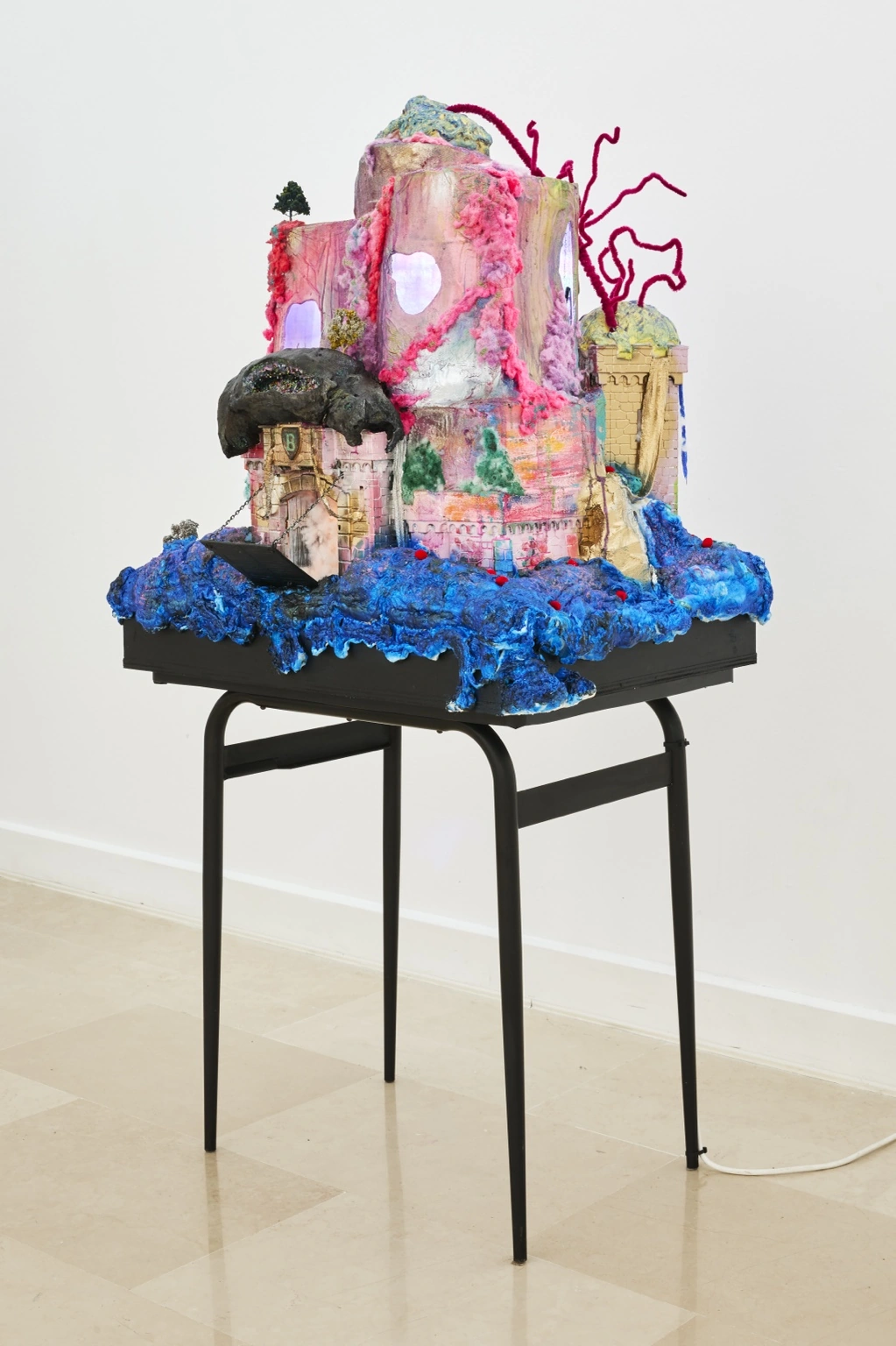 Maison BOUL, sculpture de Léa Boul Darmon, photographiée à la Villa Arson par Jean-Christophe Lett